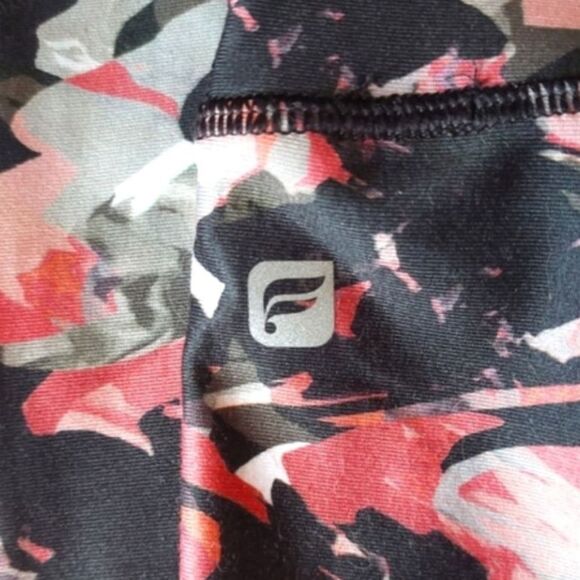 Fabletics Salar Terracotta Camo Mid-Rise Athletic Leggings Sz S - Discontinued! - Picture 8 of 12